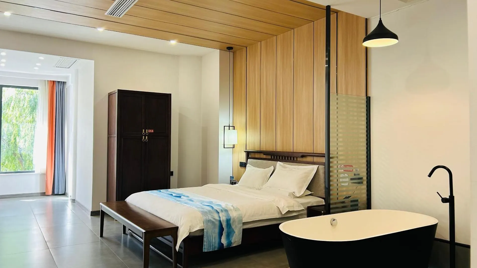 Qichi Waterfront B&B Hotel Lojang